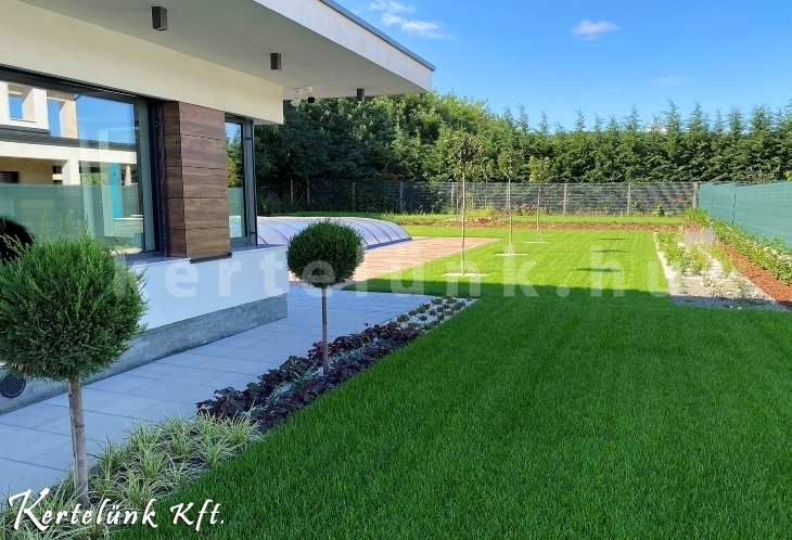 Lake Forest modern kert