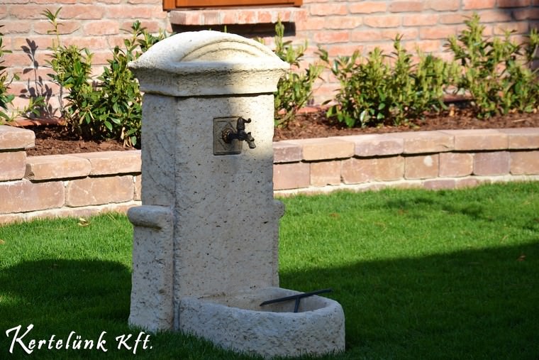 Kerti csap kőből és rézből.