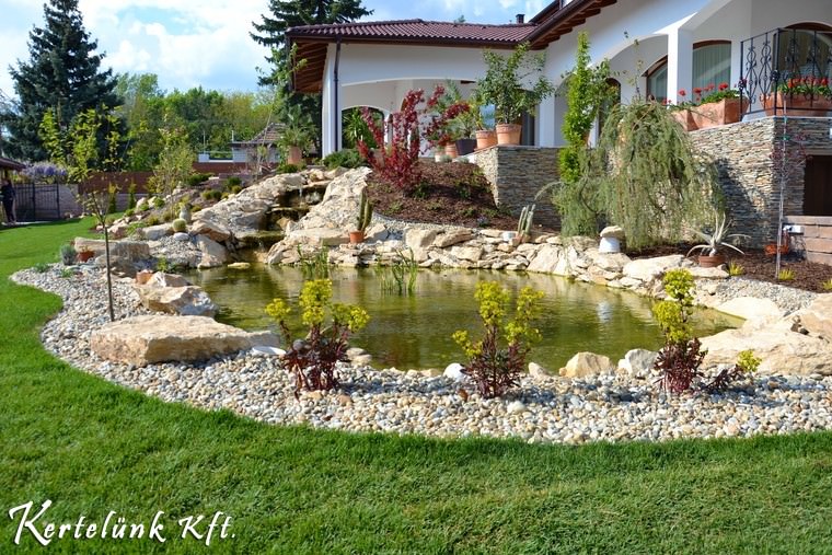 A mulcs- és kavicságyások jelentősen csökkentik a fenntartásra fordított időt!